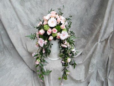 Trauerfloristik wie Urnenschmuck und Sarggestecke Frankfurt Hauptfriedhof Parkfriedhof